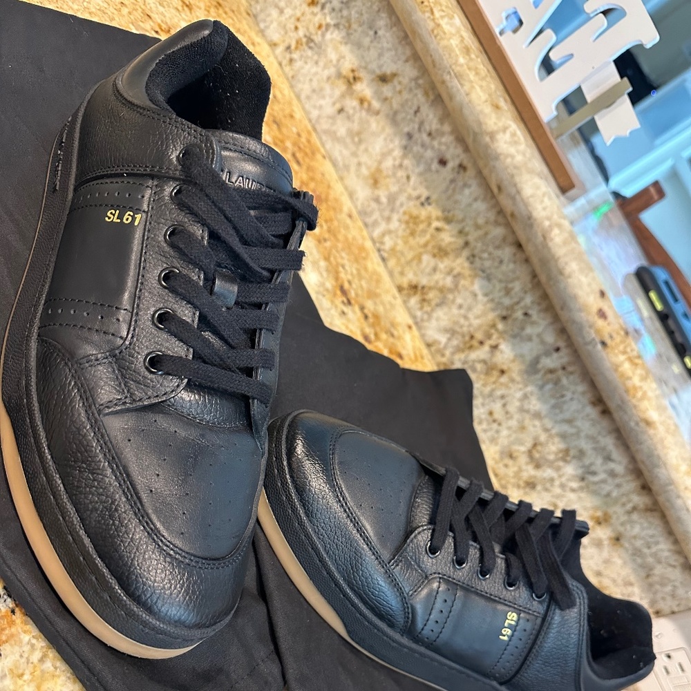 Men’s sneakers